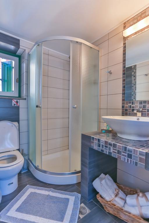 Annika Deluxe Apartments Sými Luaran gambar